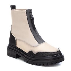 Off-White Leather Lug Sole Zipper Ankle Boots